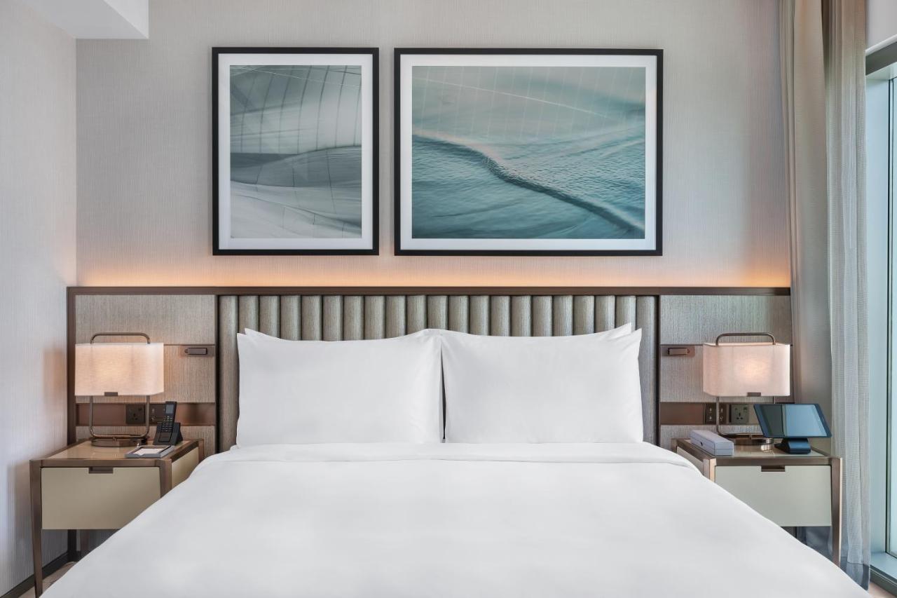 Hotel Address Creek Harbour Dubai Exterior foto A guest room at the Hilton Garden Inn