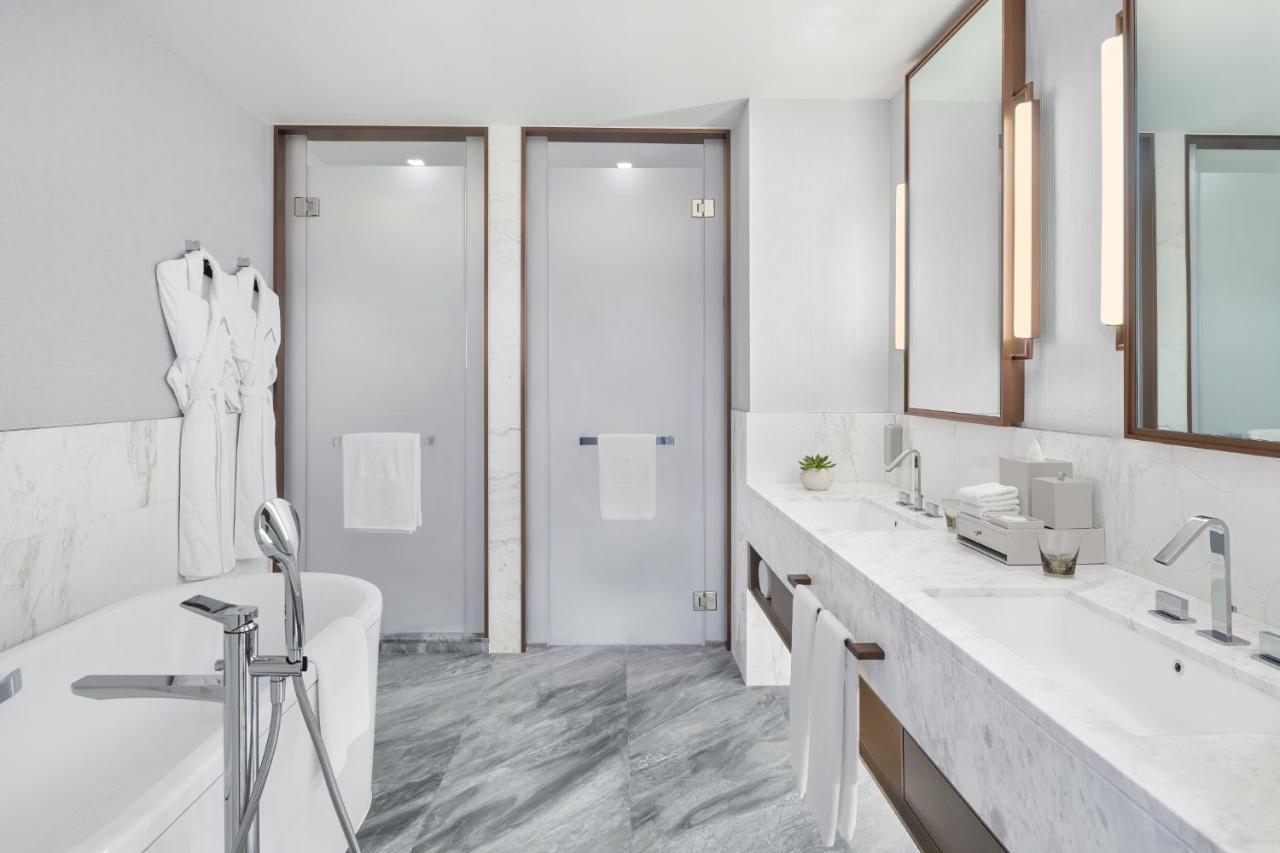 Hotel Address Creek Harbour Dubai Exterior foto Bathroom