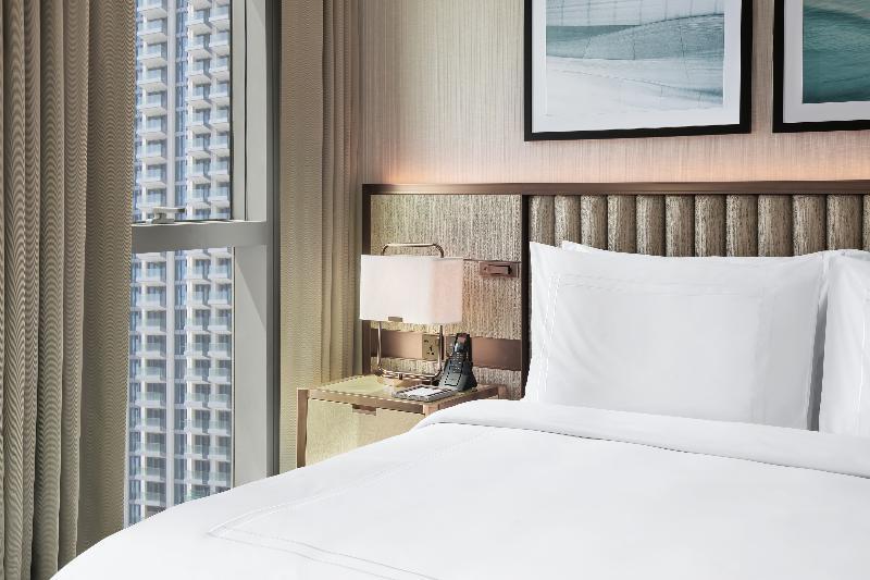 Hotel Address Creek Harbour Dubai Exterior foto A guest room at the hotel