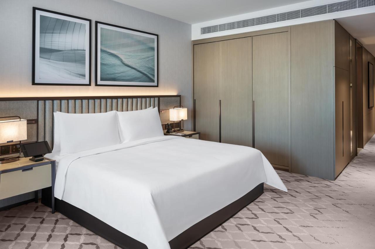 Hotel Address Creek Harbour Dubai Exterior foto A bedroom at the hotel