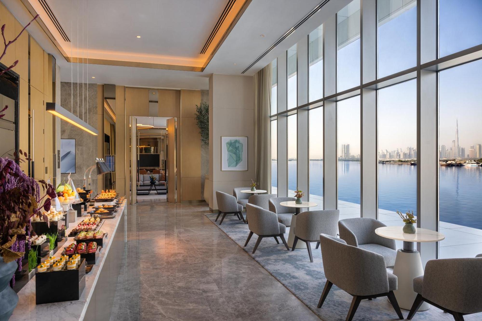 Hotel Address Creek Harbour Dubai Exterior foto The lounge at the airport
