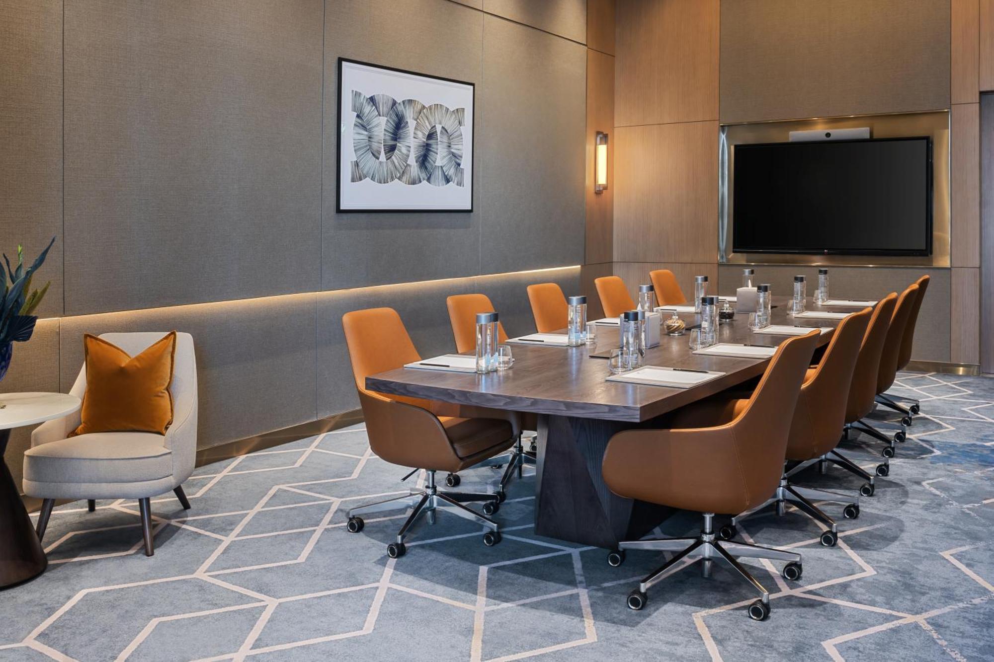 Hotel Address Creek Harbour Dubai Exterior foto Meeting room at the Conrad London St. George Wharf